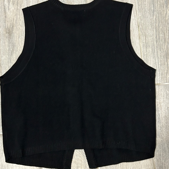 LIKE NEW! women's Madden Girl Black Knit Sweater Vest - MEDIUM - Picture 7 of 7